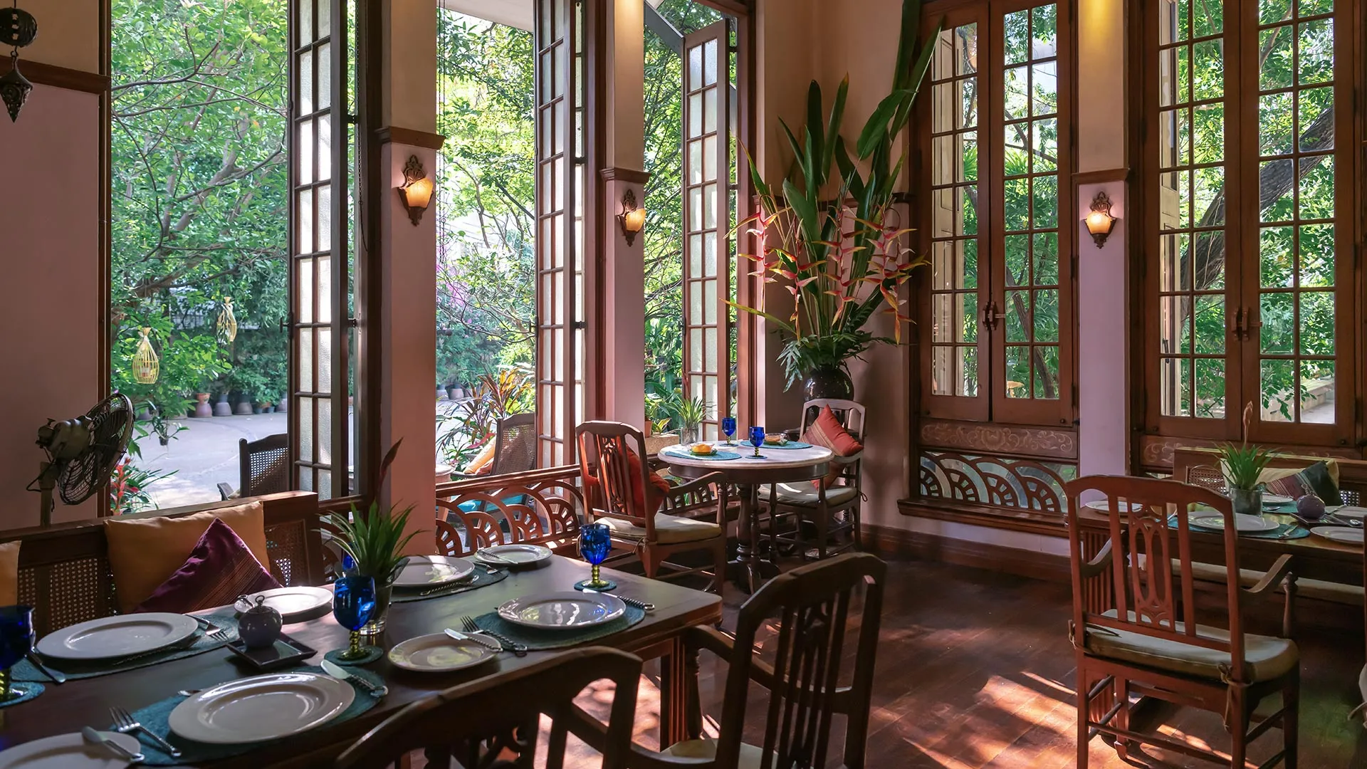 ร้านอาหารไทย บรรยากาศดี ในกรุงเทพฯ แนะนำต่างชาติได้